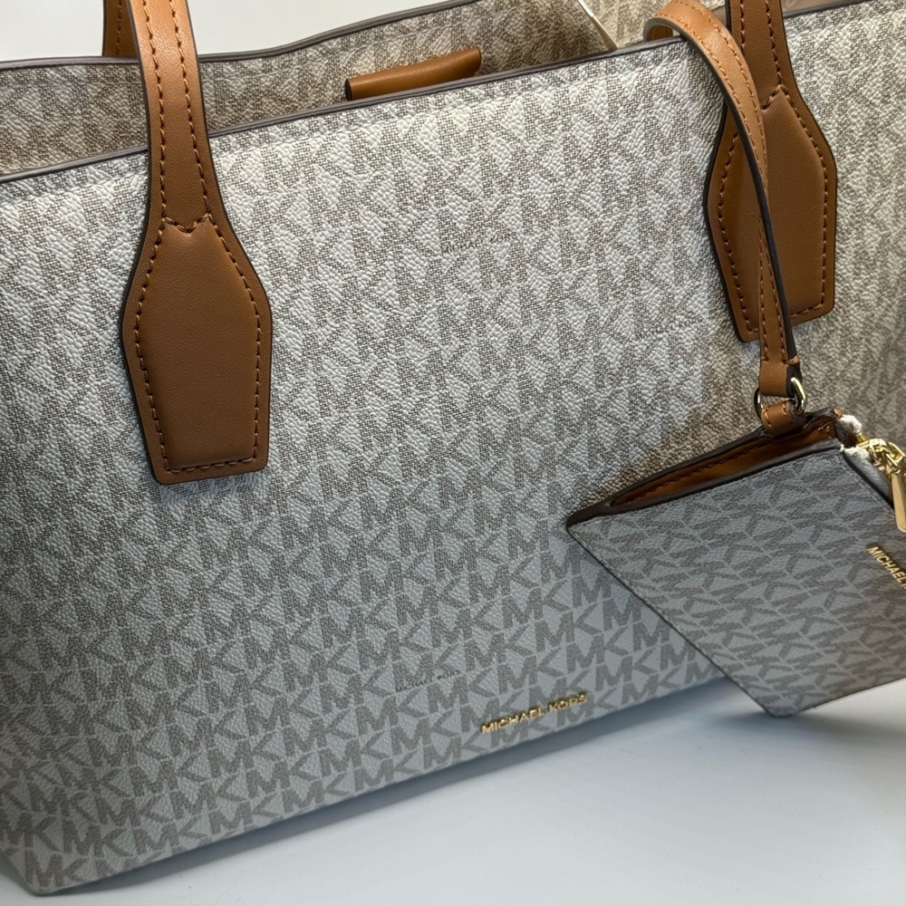 Michael Kors Charlie Tote W Zip case NWT - Picture 6 of 10